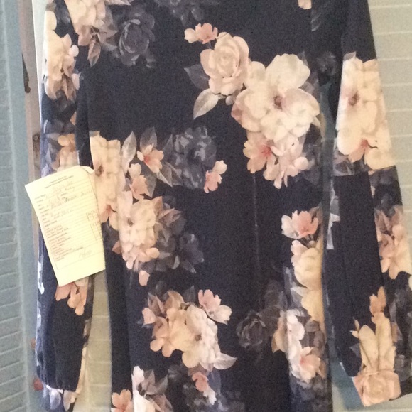 Dress - Picture 2 of 2